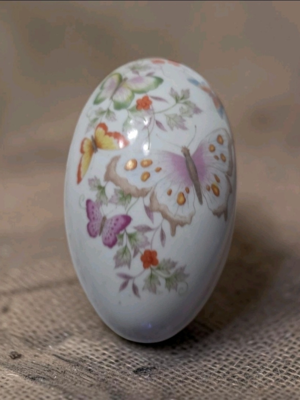 Vintage Avon 1974 Porcelain Egg Trinket Box Butterfly Floral 22K Gold Trim